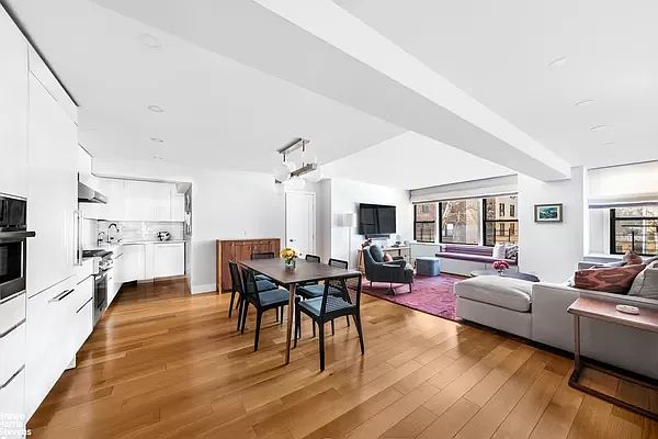 1st image of 55 E 9th St APT 3GH