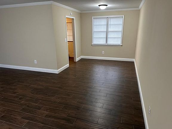 4th image of 3471 Vineville Ave