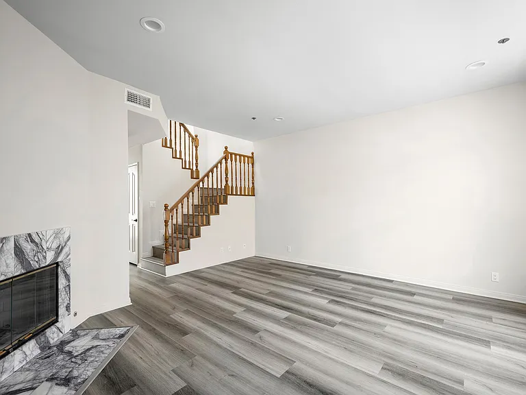 318 N Kenwood St #105 — Photo 4