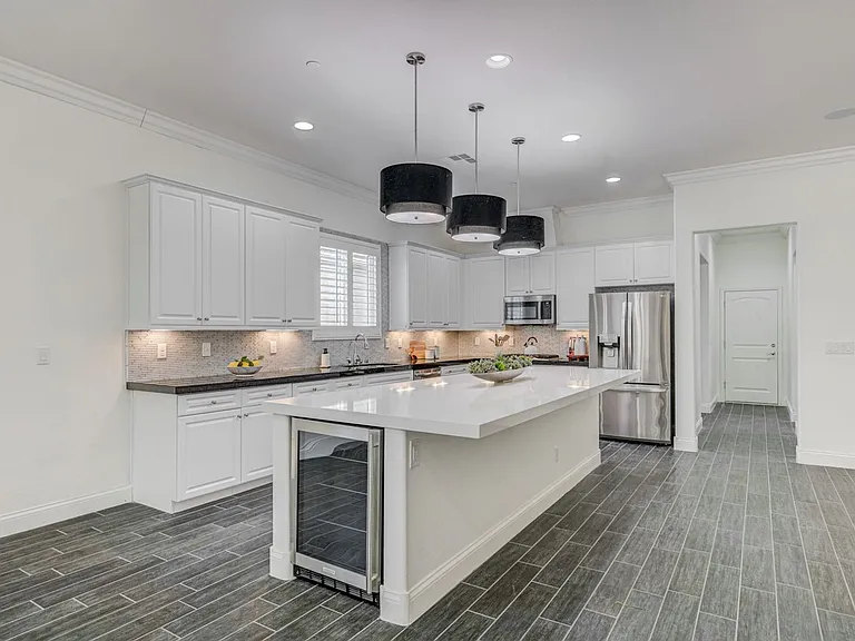 933 Everest Peak Ave — Photo 12