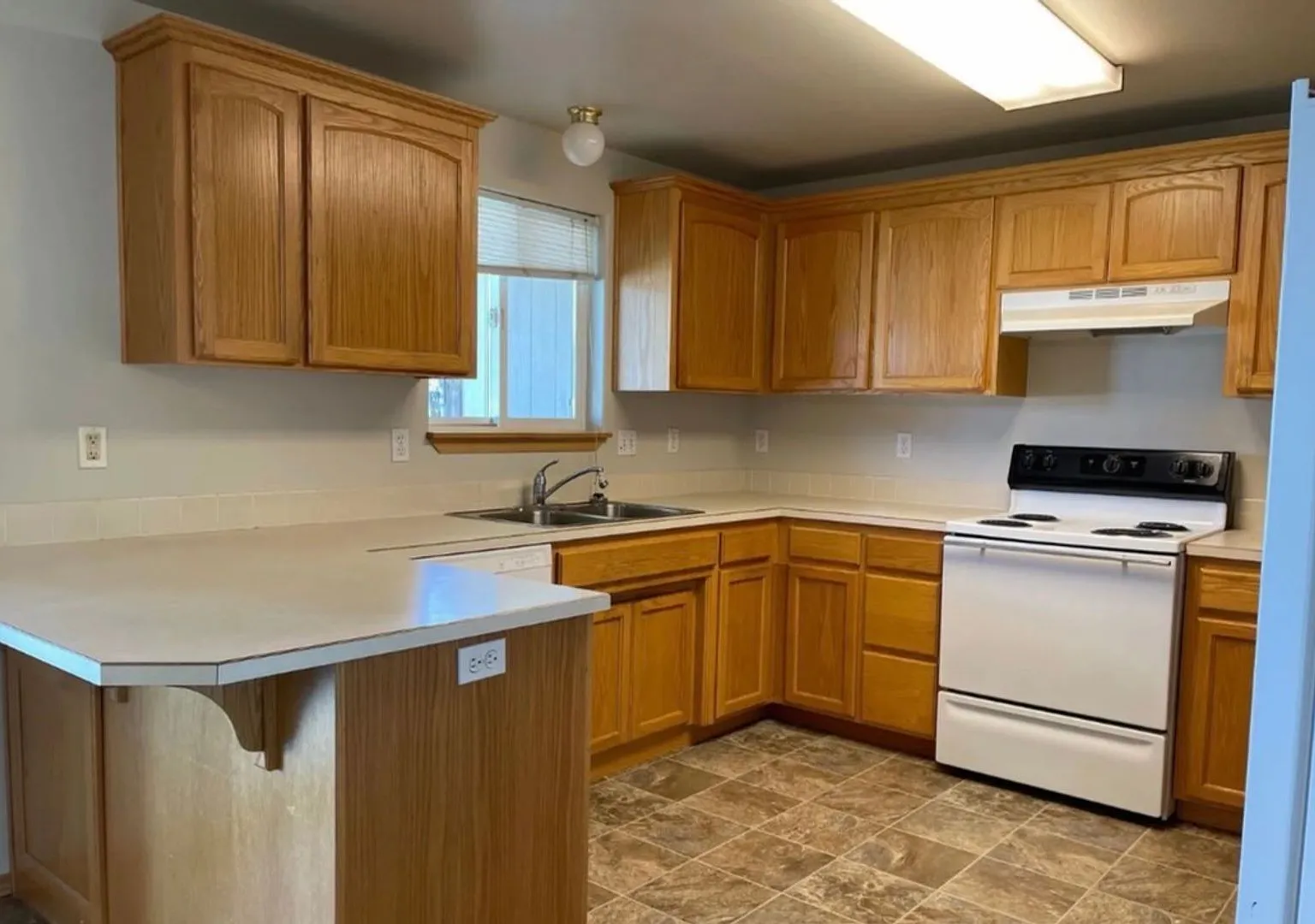 Beautiful Single Level 3/2 Charming NW Albany Duplex — Photo 4