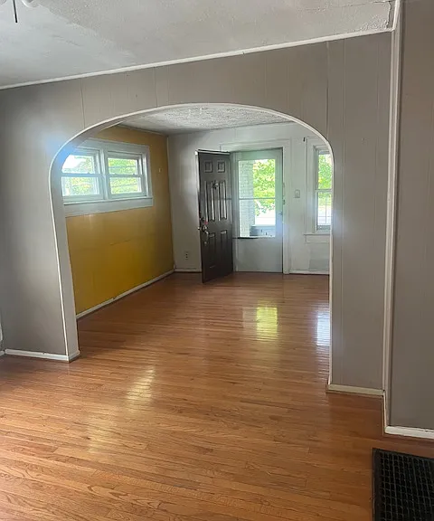 4216 Graceland Ave — Photo 8