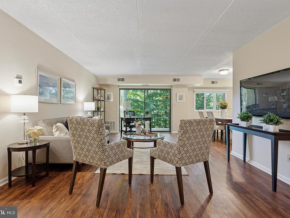 1st image of 202 Summit Dr #B