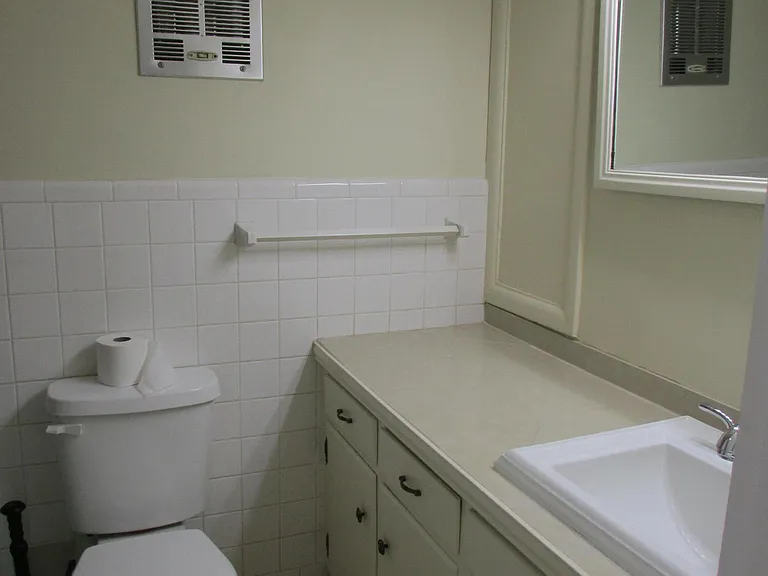 211 W Laila Dr — Photo 19