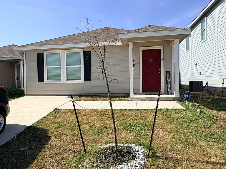 13865 Llama Pl — Photo 1