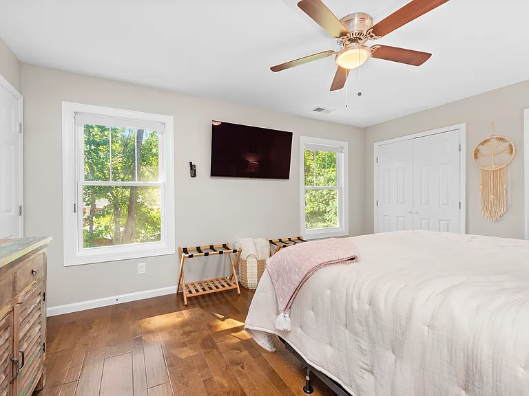 409 Little Sycamore Ln — Photo 14