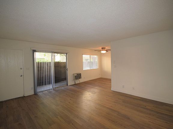 3rd image of 6115 Whitsett Ave #109