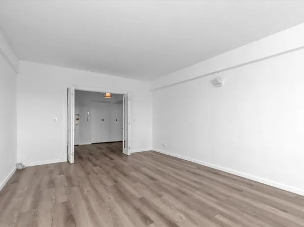 107-40 Queens Boulevard image 18 of 20