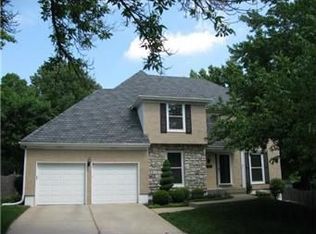 8606 Hallet St, Lenexa, KS 66215