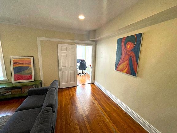 2nd image of 6448 N Rockwell St