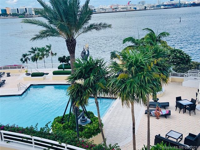 1st image of 808 Brickell Key Dr APT 1806