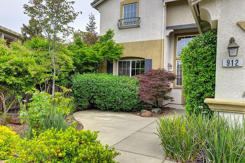 1st image of 912 Indigo Ct