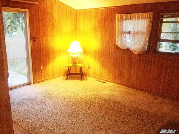 3rd image of 2904 Devon Ave