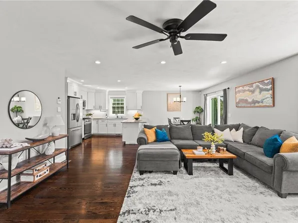 11 Mowry Ave, Cumberland, RI 02864