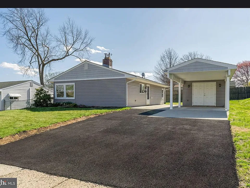 49 Mistletoe Ln