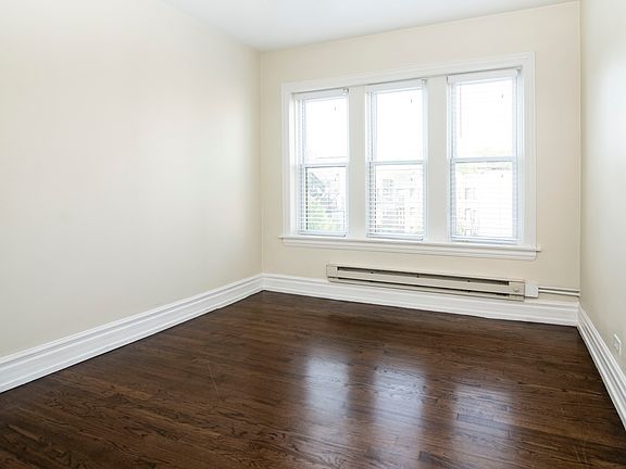 2nd image of 3819-3823 N Greenview Ave #1EA