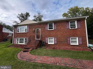 4206 Lakeview Dr, Temple Hills, MD 20748