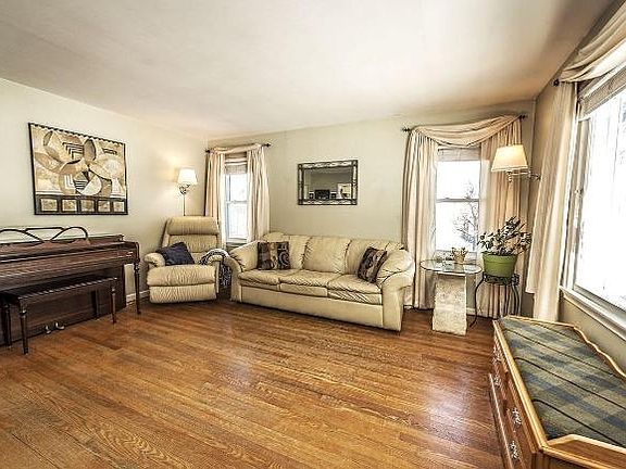 2nd image of 4341 Glenway St