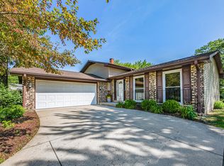 7S661 Lynn Dr, Naperville, IL 60540