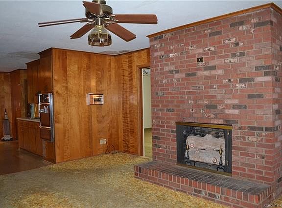 3rd image of 203 Woodlawn Dr