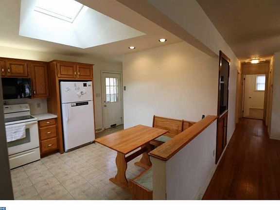 5th image of 510 Manheim Ave