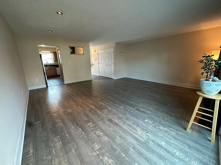 914 C Ave — Photo 12