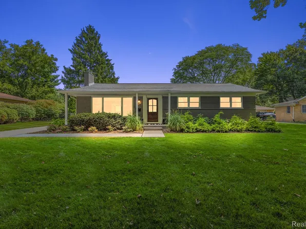 155 S Williamsbury Rd, Bloomfield Hills, MI 48301