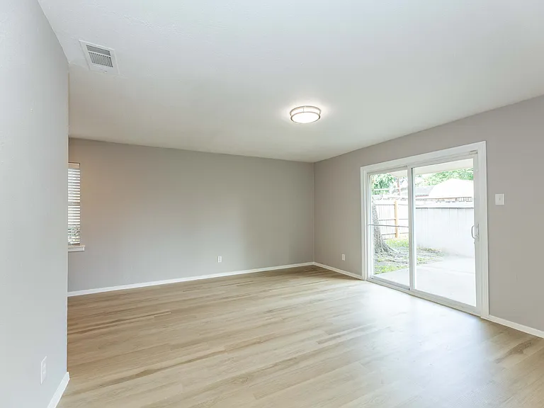 1505 McDonald Dr — Photo 6
