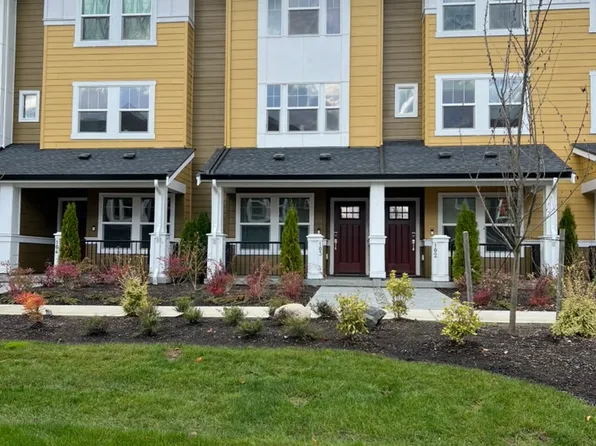 19345 NE 69th Cir #103, Redmond, WA 98052
