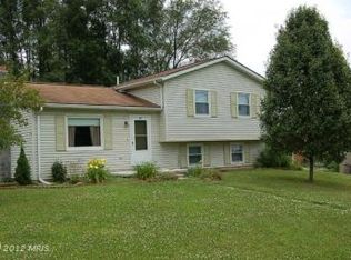 39 Dodd Ave, Petersburg, WV
