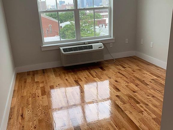 2nd image of 142 Sussex Ave #310