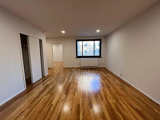 Rented by AZ REALTY NYC LLC | media 14