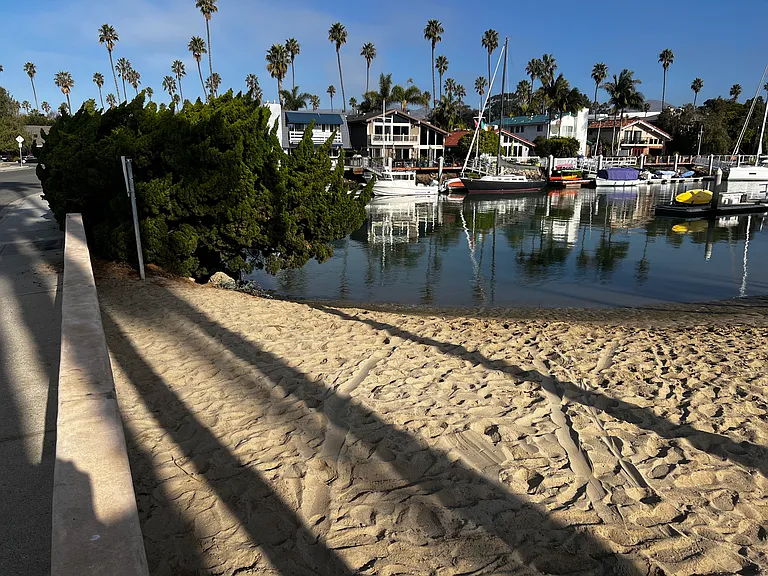 2701 Harbor Blvd #B — Photo 28