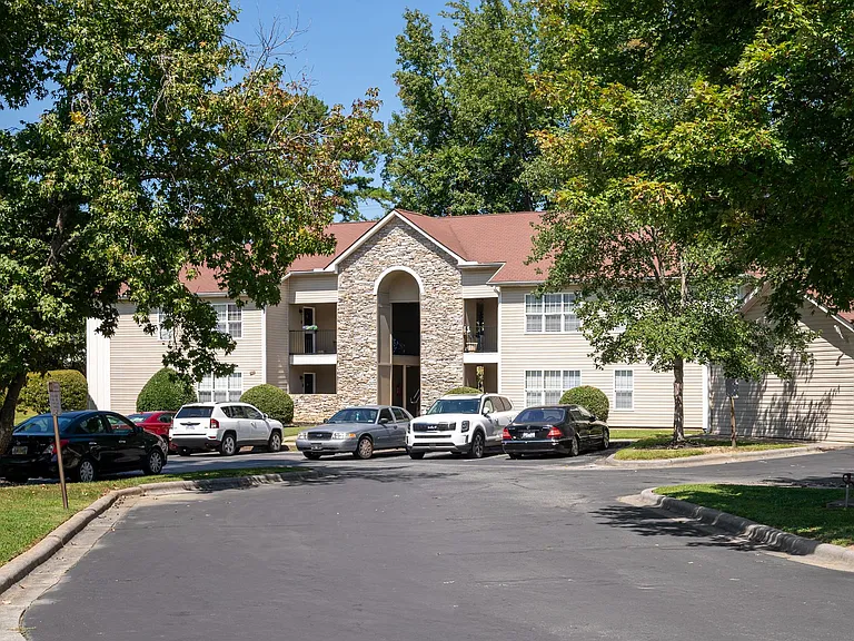 Nevin Place Apartments — Photo 52