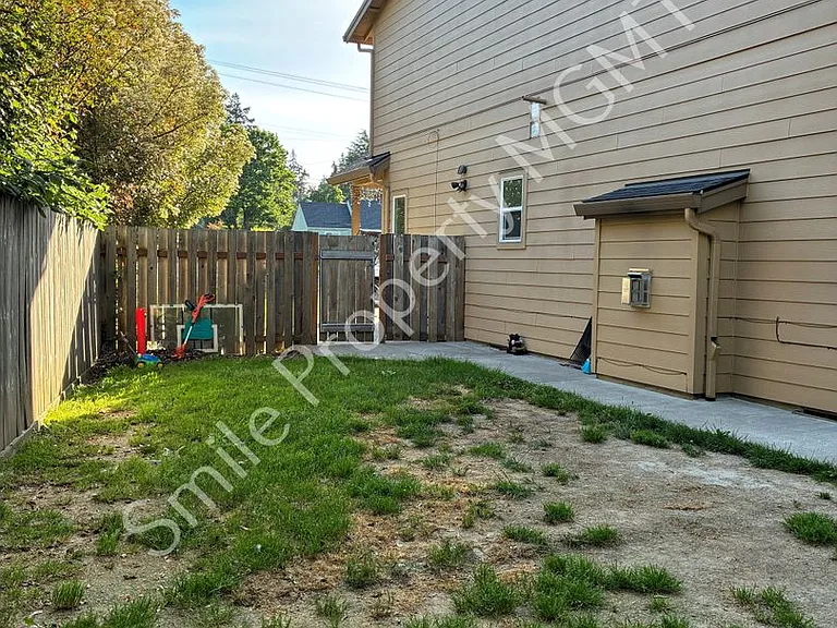 19416 SE River Rd — Photo 15