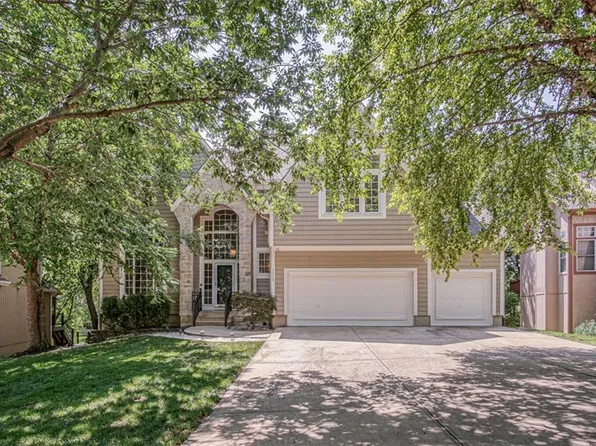 7525 W 143rd Ter, Overland Park, KS 66223