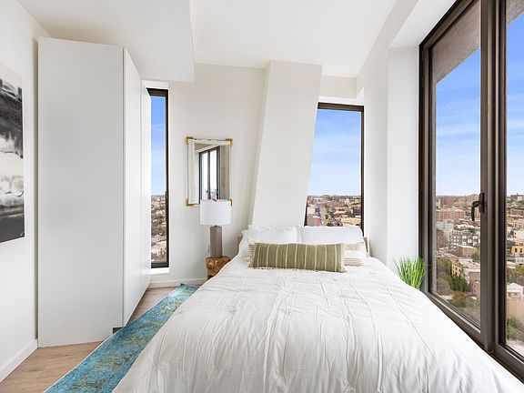 5th image of 545 Vanderbilt Ave APT 26I