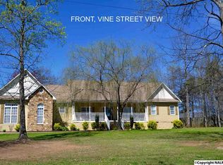 402 Vine St E, Fort Payne, AL 35967