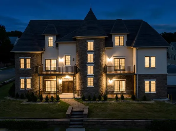 176 Union Ave Floor 2, Rutherford, NJ 07070