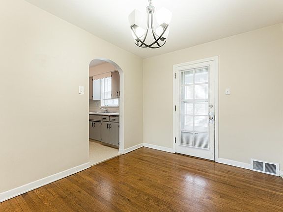2nd image of 5458 N Lovejoy Ave