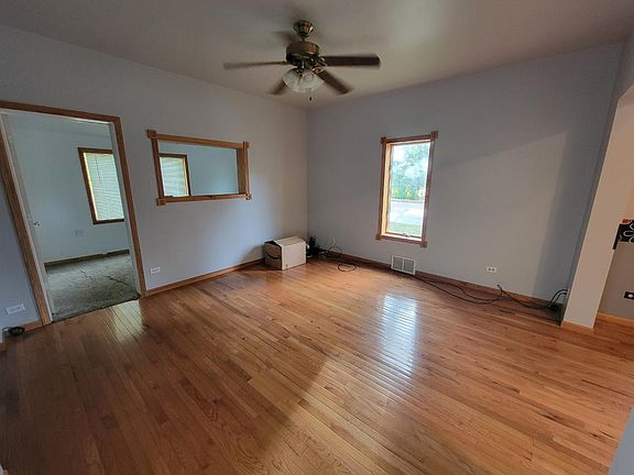 4th image of 28 W Prospect Ave #W