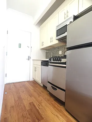 Rented by (Legacy) NY Quality Living Uptown | media 12