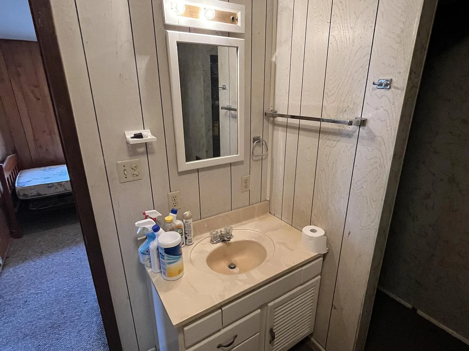 226 Beaver Avenue Northeast - D — Photo 3