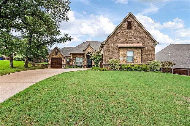 1st image of 1224 Overland Dr
