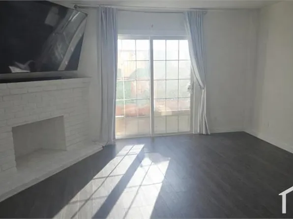 10401 Shaw St APT 303, Oakland, CA 94605