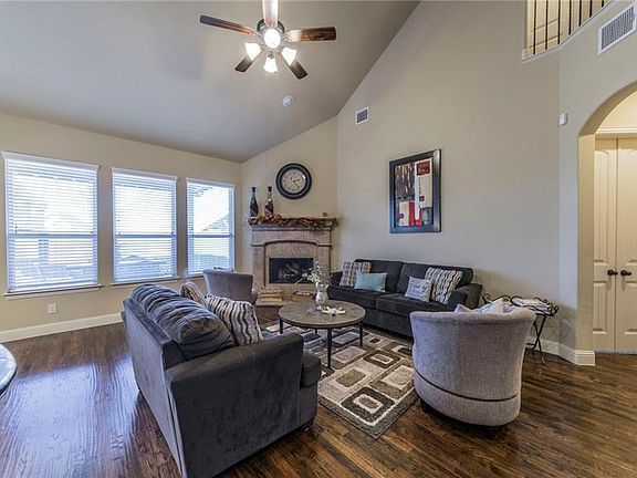 4th image of 1601 Golf Club Dr