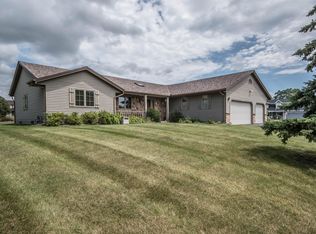 N96W16728 Navajo Dr, Germantown, WI 53022