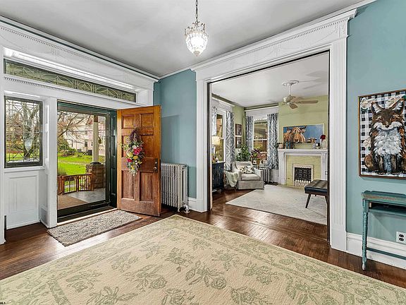 5th image of 220 Park St