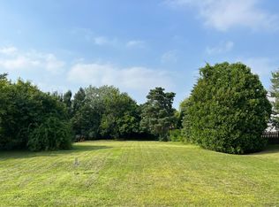 952 Revere Ln, Island Lake, IL 60042