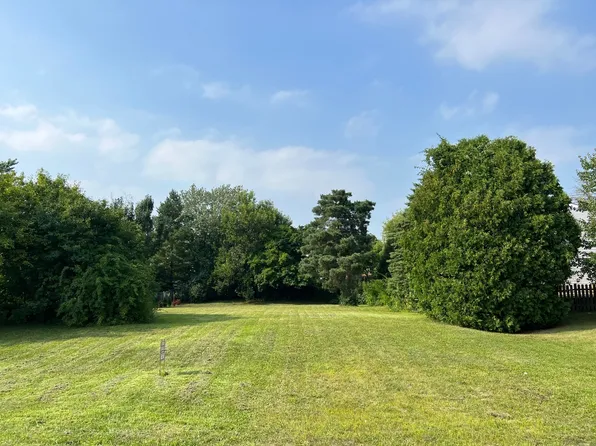 952 Revere Ln, Island Lake, IL 60042